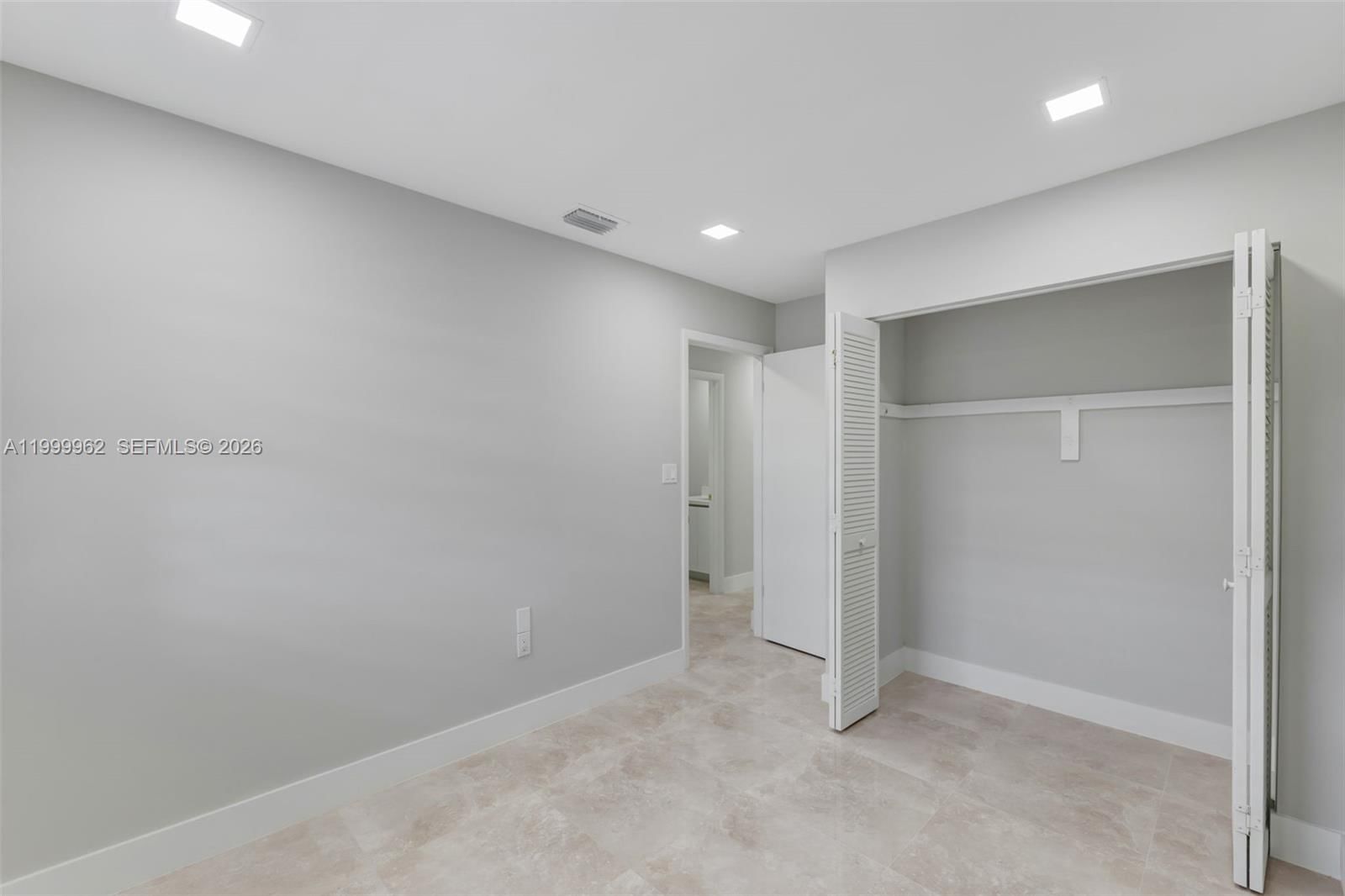 Real estate property located at 15685 82nd Cir Ln #28, Miami-dade, View West Condo Ph I, Miami, FL