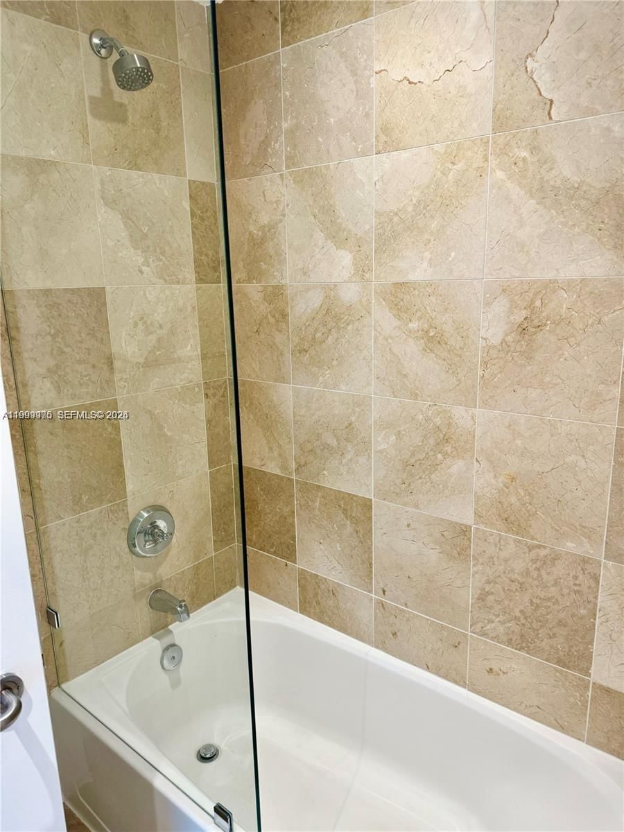 Real estate property located at 3131 188th St #2-1213, Miami-dade, The Atrium At Aventura Co, Aventura, FL