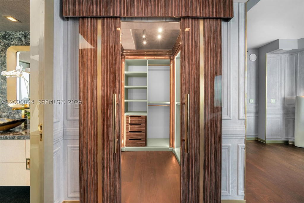 Real estate property located at 300 Pointe Dr #1501, Miami-dade, Portofino Tower Condo, Miami Beach, FL