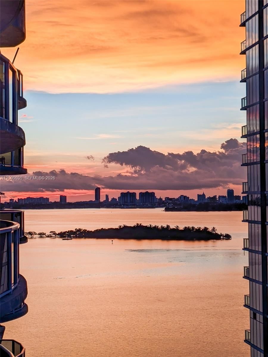 Real estate property located at 601 23rd St #1605, Miami-dade, 23 Biscayne Bay Condo, Miami, FL