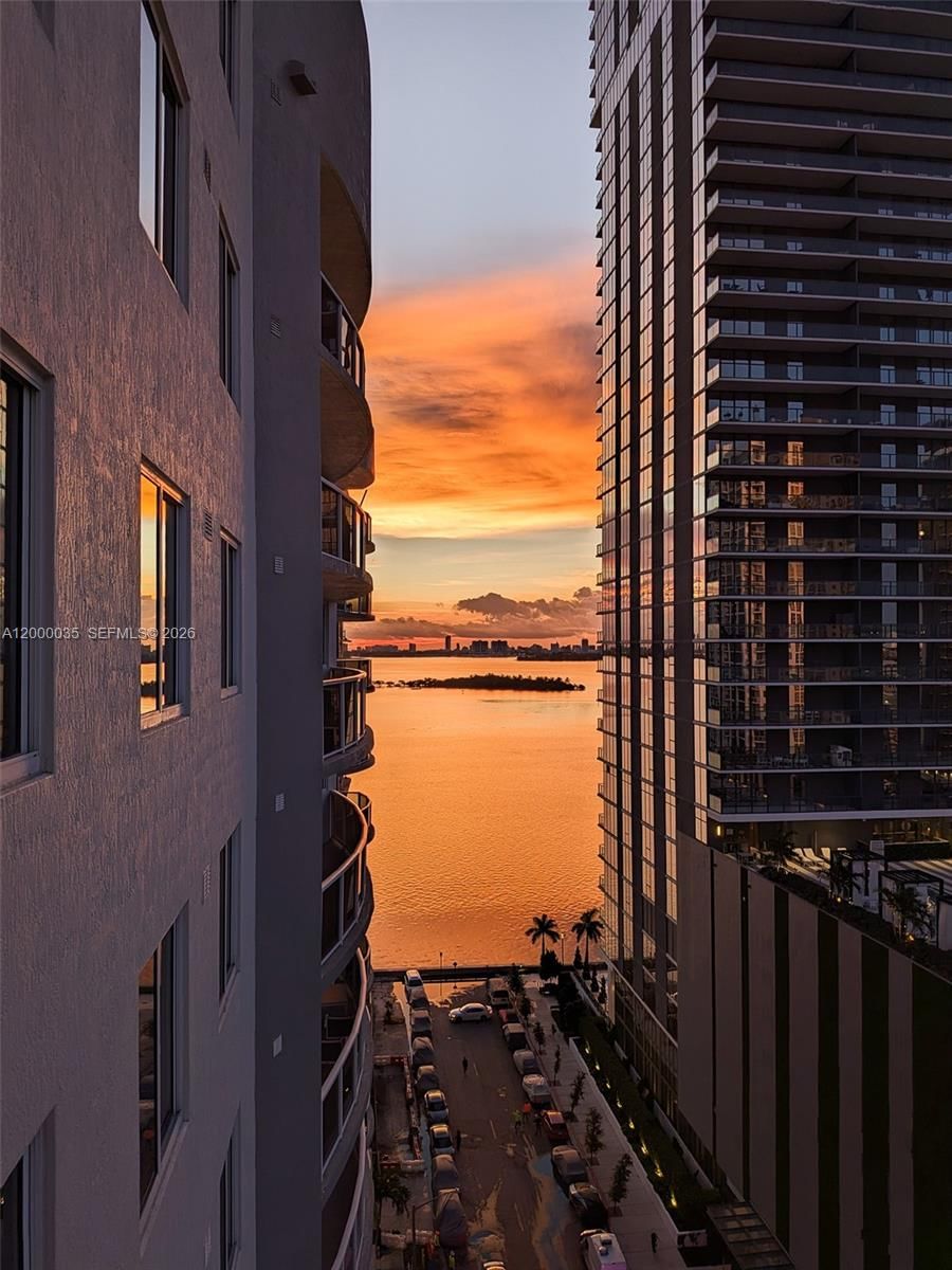 Real estate property located at 601 23rd St #1605, Miami-dade, 23 Biscayne Bay Condo, Miami, FL