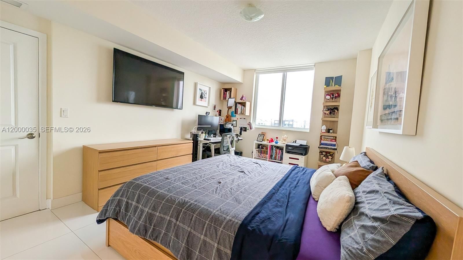 Real estate property located at 601 23rd St #1605, Miami-dade, 23 Biscayne Bay Condo, Miami, FL