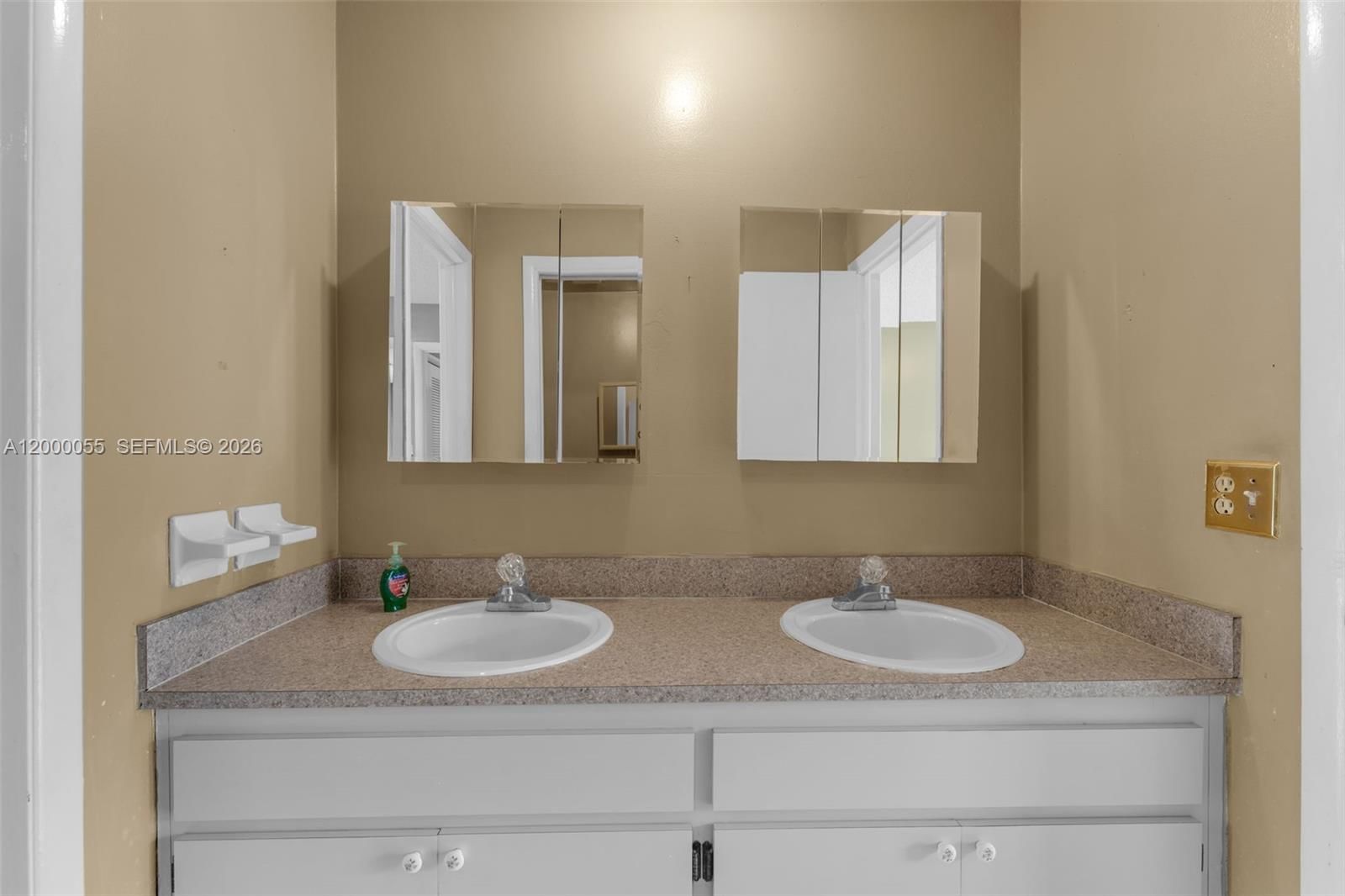 Real estate property located at 3868 107th Ave #5-11, Miami-dade, Chateaubleau Villas Condo, Miami, FL