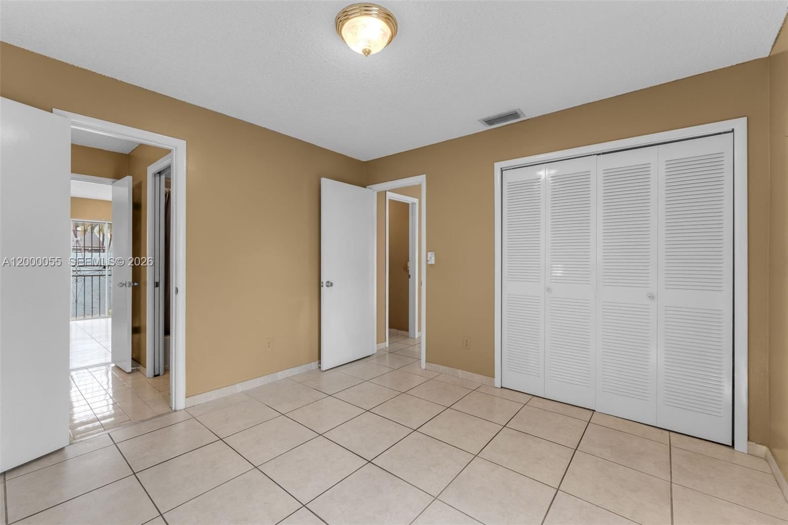 Real estate property located at 3868 107th Ave #5-11, Miami-dade, Chateaubleau Villas Condo, Miami, FL