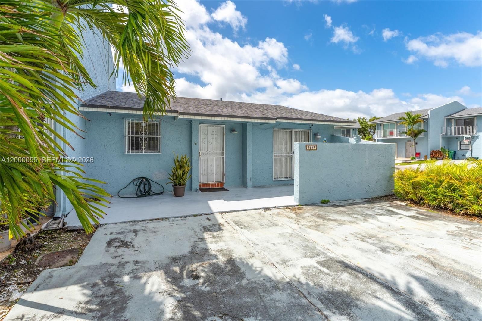 Real estate property located at 3868 107th Ave #5-11, Miami-dade, Chateaubleau Villas Condo, Miami, FL