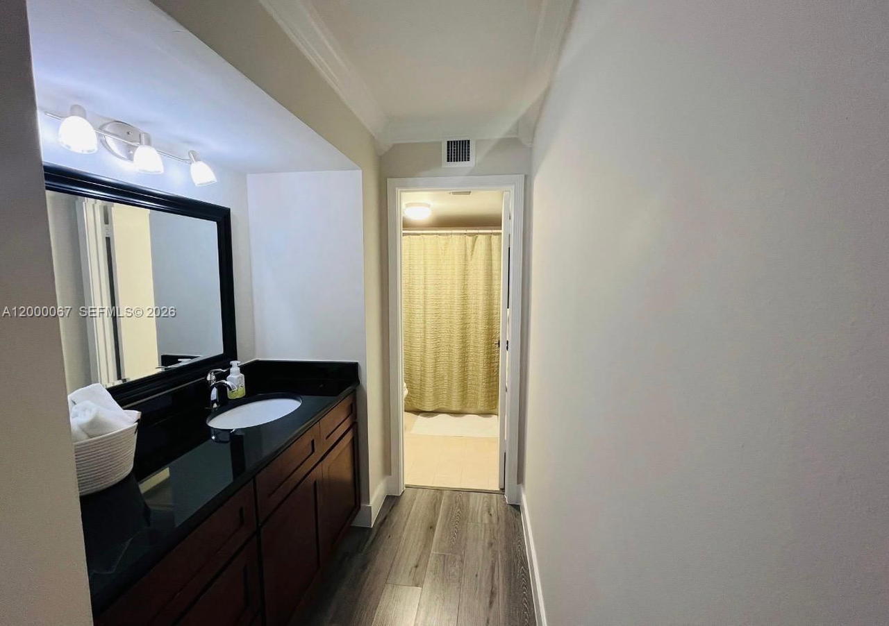 Real estate property located at 14343 97th Ln, Miami-dade, Kendall Center, Miami, FL