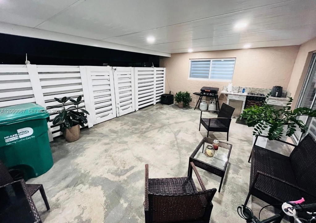 Real estate property located at 14343 97th Ln, Miami-dade, Kendall Center, Miami, FL