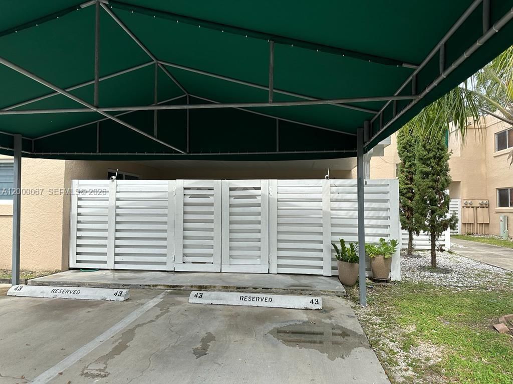 Real estate property located at 14343 97th Ln, Miami-dade, Kendall Center, Miami, FL