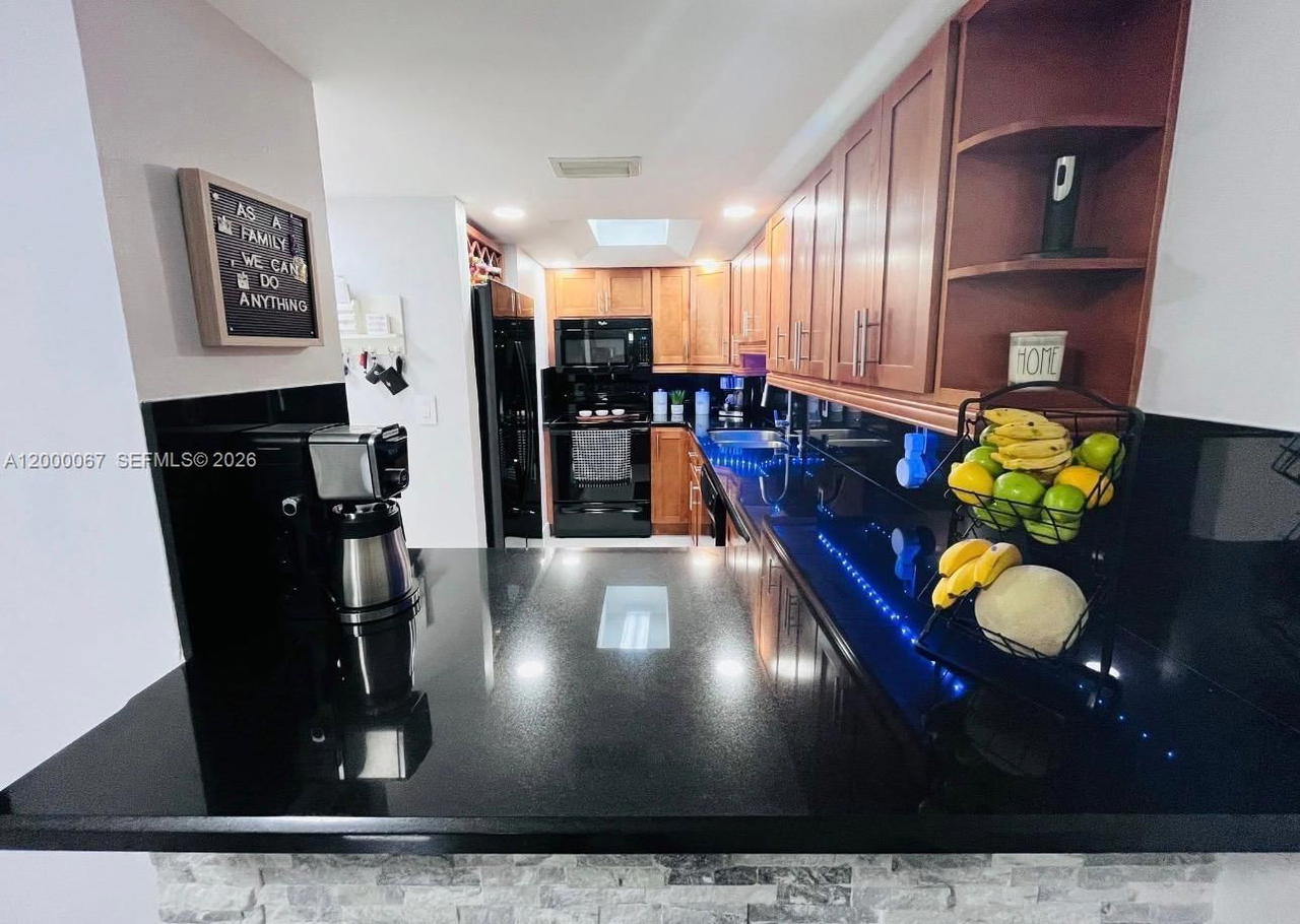 Real estate property located at 14343 97th Ln, Miami-dade, Kendall Center, Miami, FL