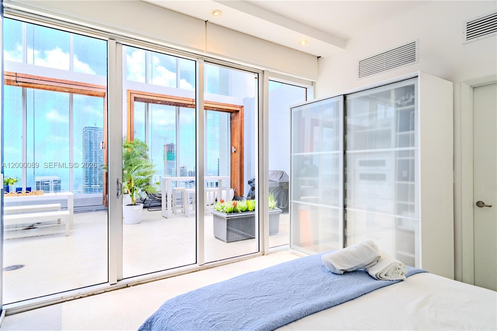 Real estate property located at 495 Brickell Ave PH-5703, Miami-dade, Icon Brickell No Two, Miami, FL