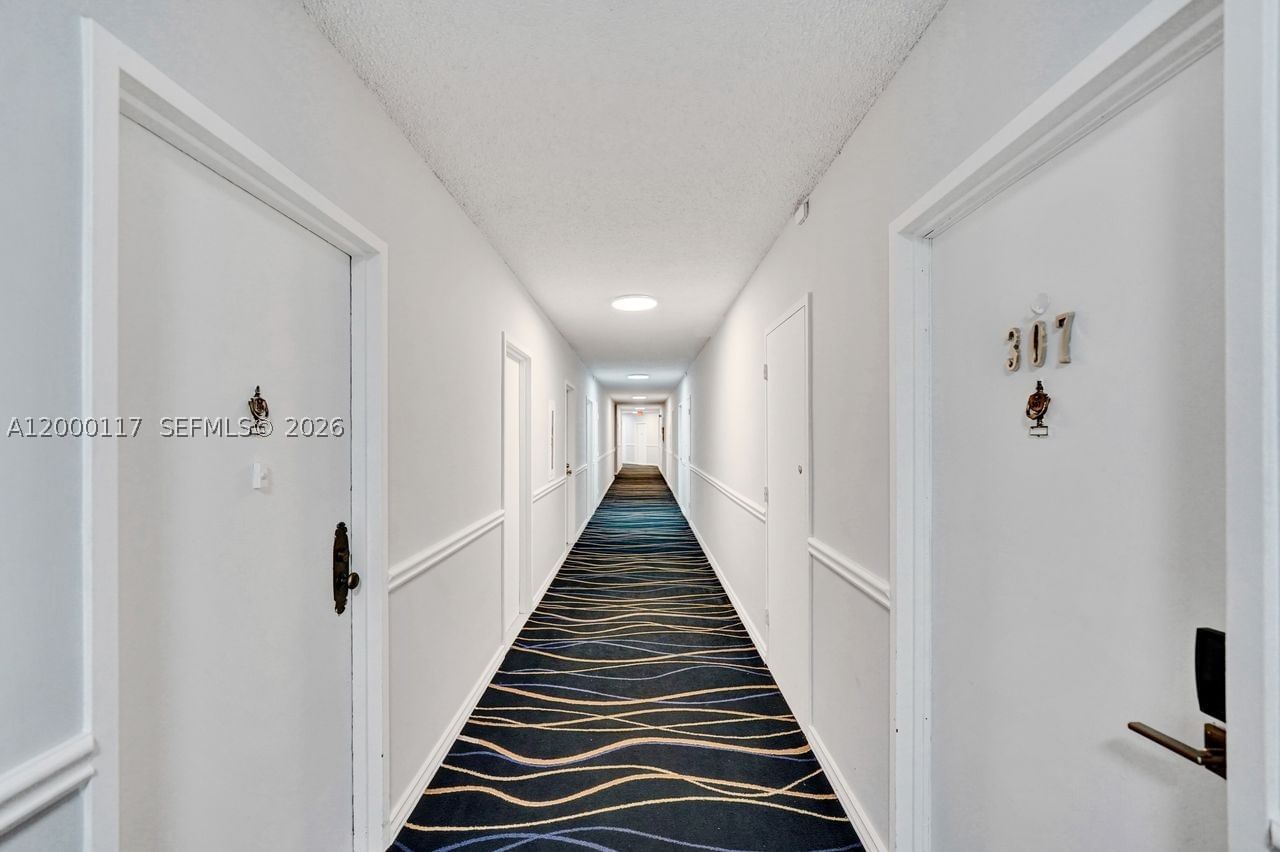 Real estate property located at 3725 Ocean Dr #306, Broward, Sea Air Towers Condo, Hollywood, FL