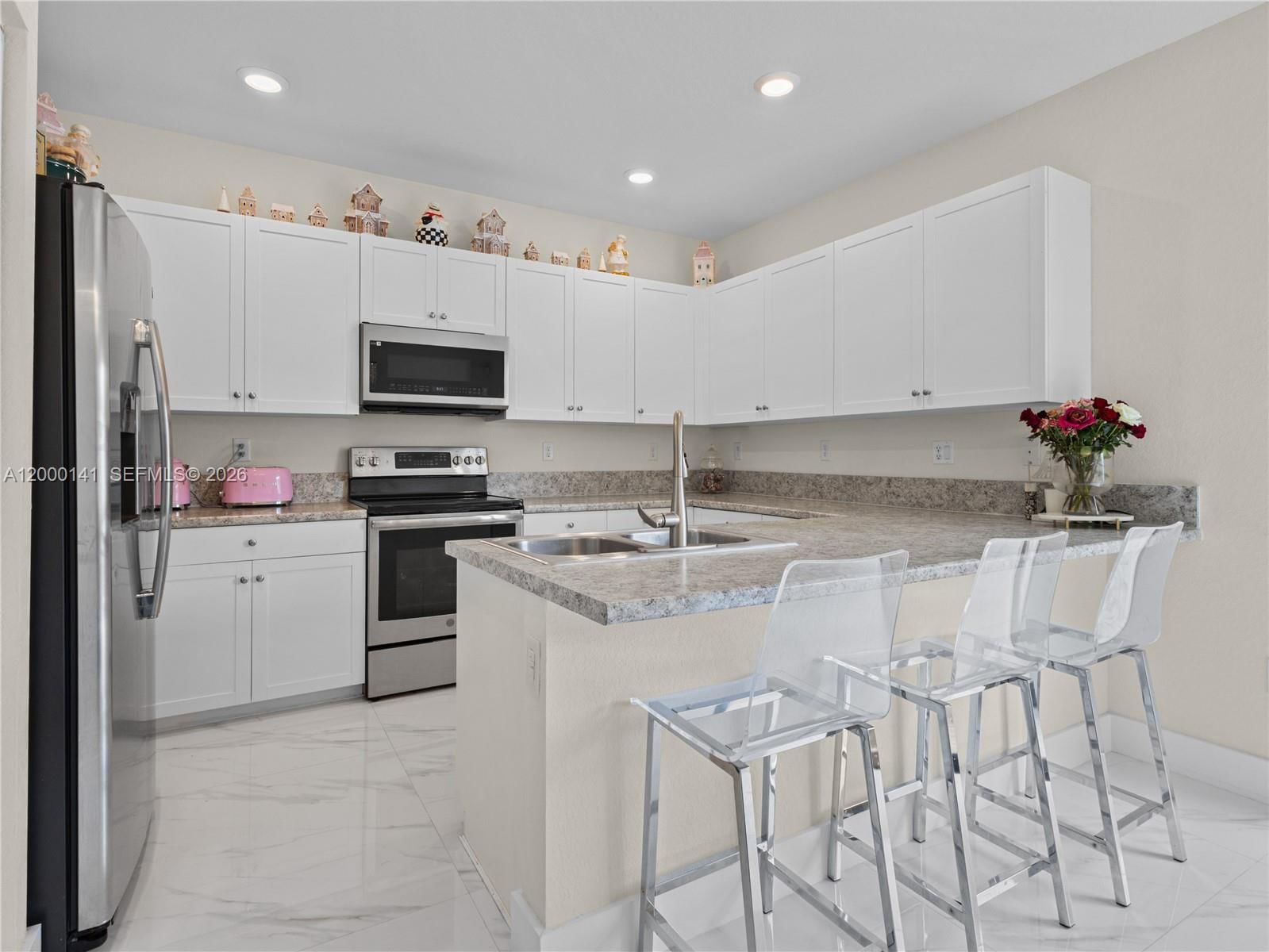 Real estate property located at 3347 106th Ter, Miami-dade, Aquabella Section Two, Hialeah, FL