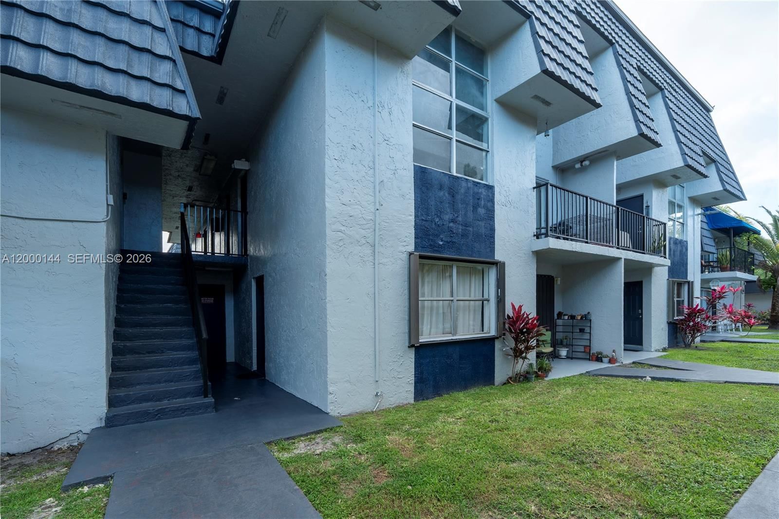 Real estate property located at 8003 6th Ave M, Miami-dade, Los Palacios By Miami Lak, Hialeah, FL