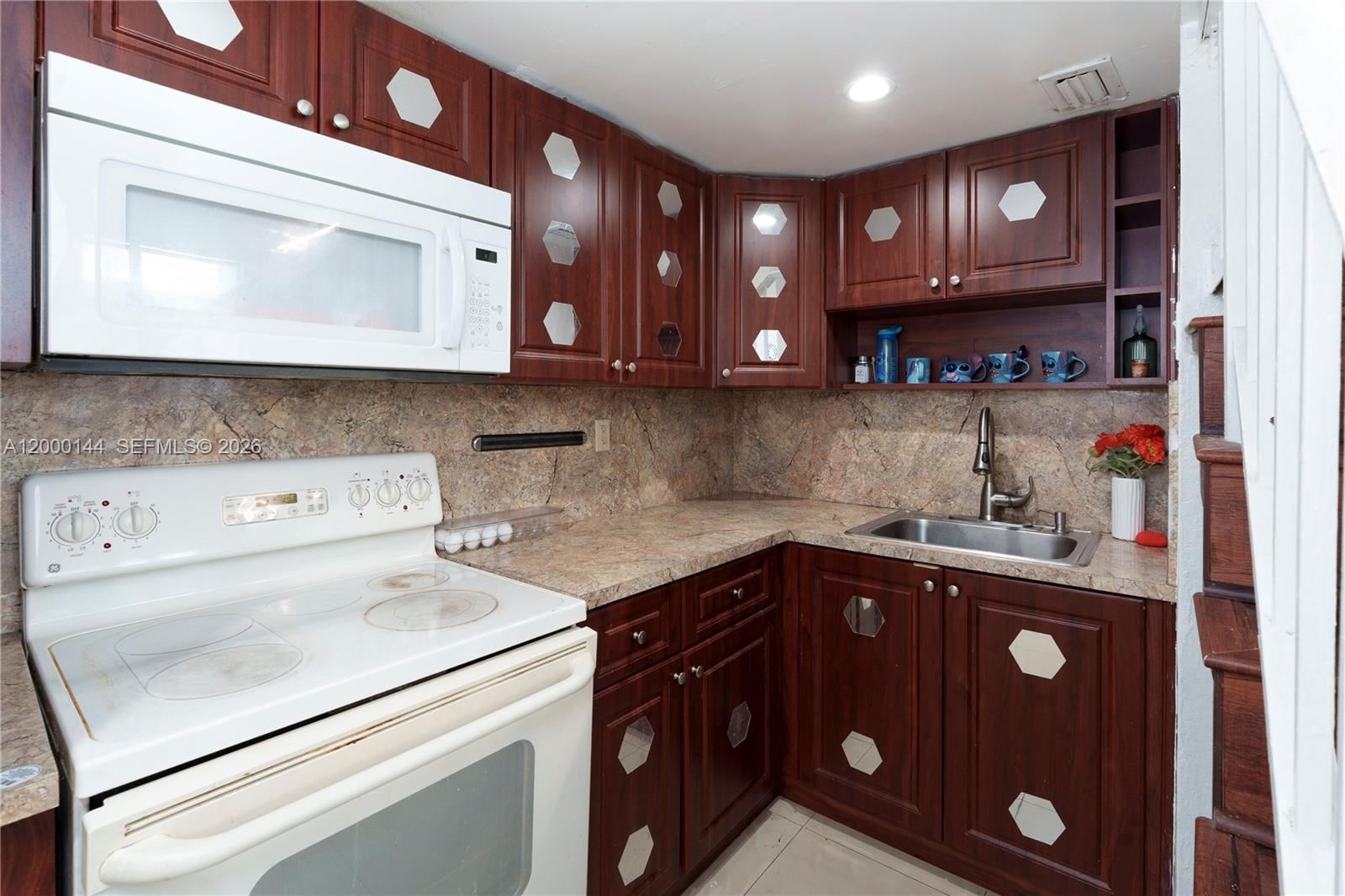 Real estate property located at 8003 6th Ave M, Miami-dade, Los Palacios By Miami Lak, Hialeah, FL