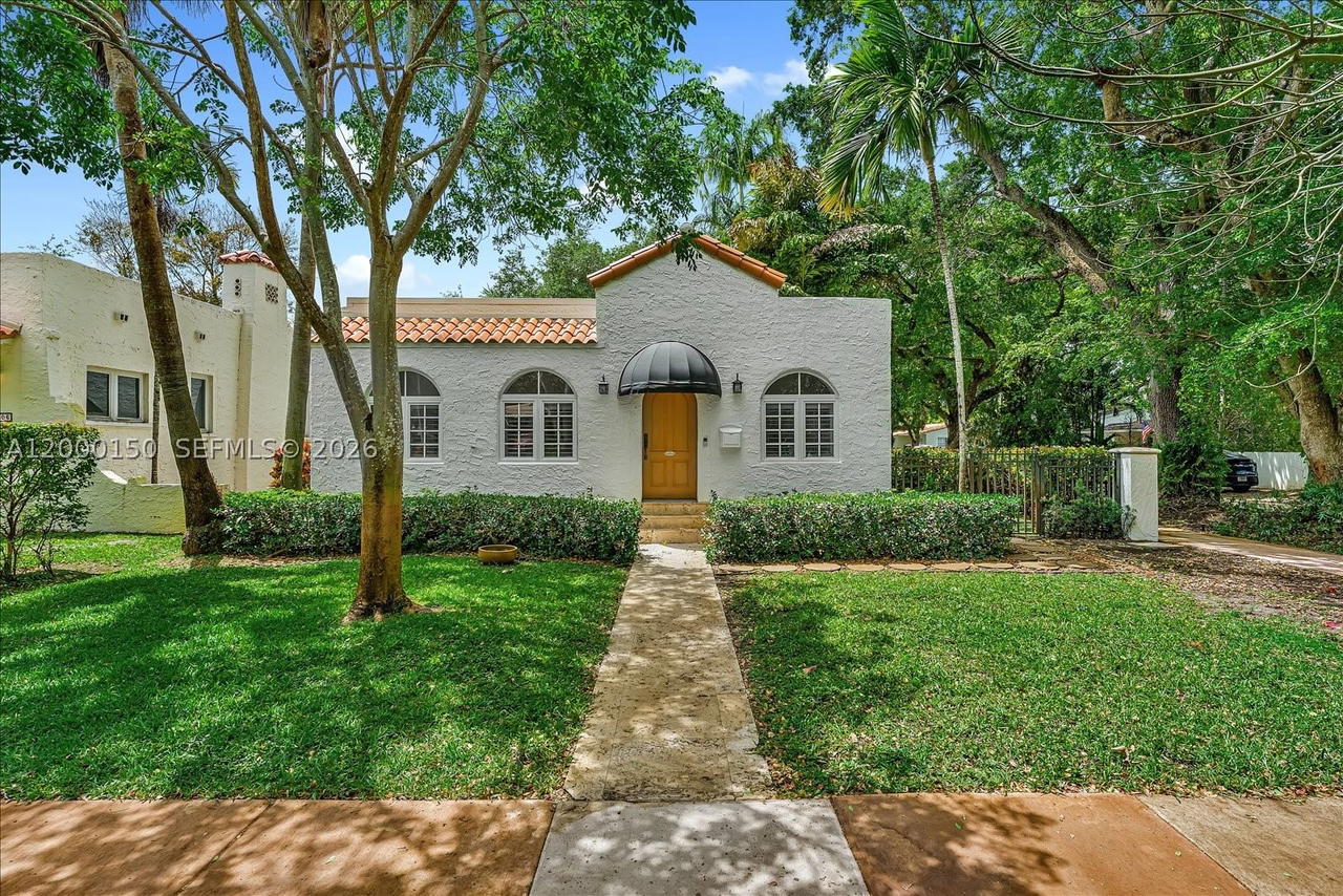Real estate property located at 1102 Genoa St, Miami-dade, Coral Gables Granada Sec, Coral Gables, FL