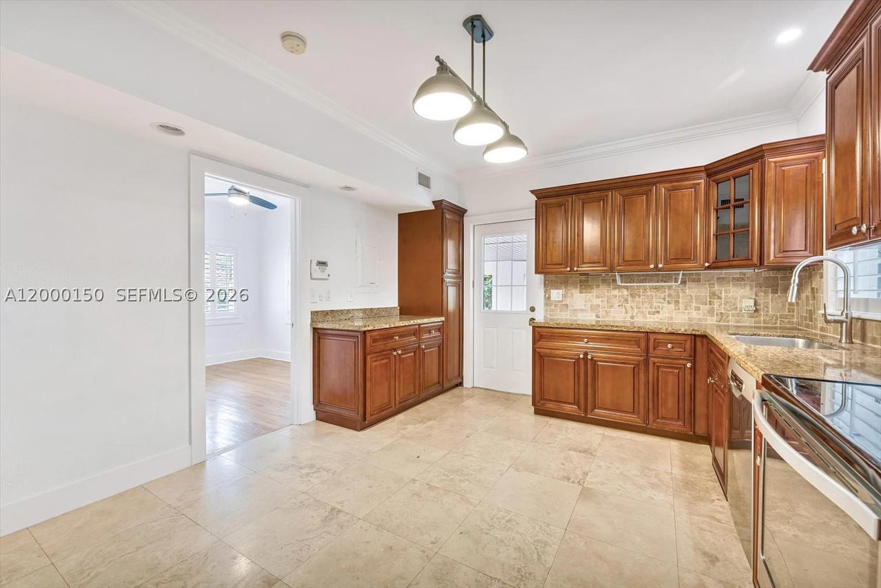 Real estate property located at 1102 Genoa St, Miami-dade, Coral Gables Granada Sec, Coral Gables, FL