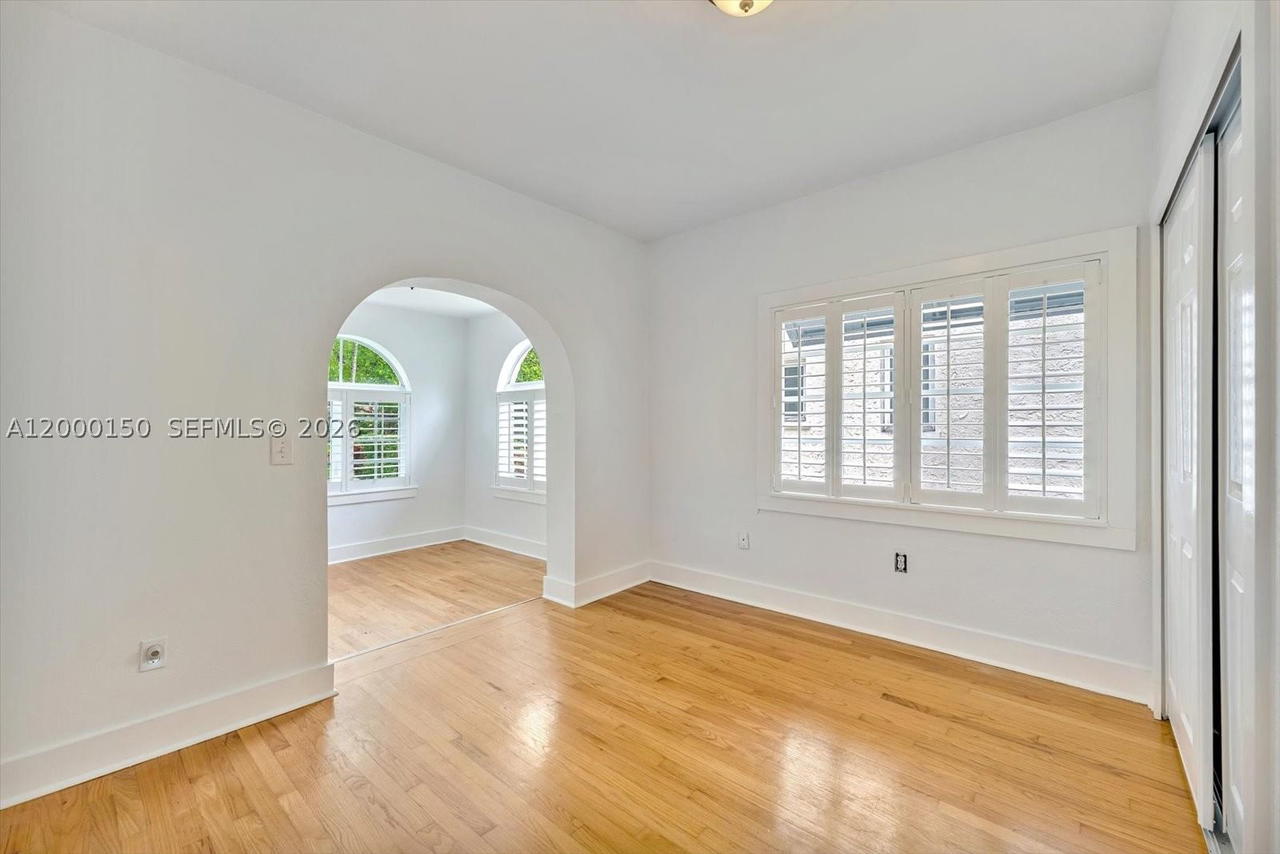 Real estate property located at 1102 Genoa St, Miami-dade, Coral Gables Granada Sec, Coral Gables, FL