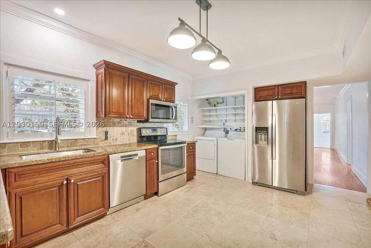 Real estate property located at 1102 Genoa St, Miami-dade, Coral Gables Granada Sec, Coral Gables, FL