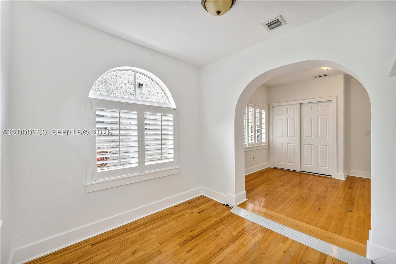 Real estate property located at 1102 Genoa St, Miami-dade, Coral Gables Granada Sec, Coral Gables, FL