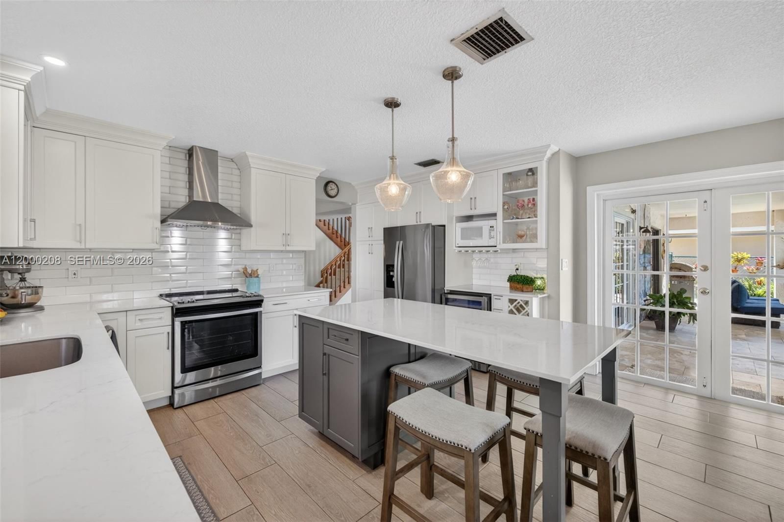 Real estate property located at 15620 Gauntlet Hall Mnr, Broward, Waverly Hundred, Davie, FL