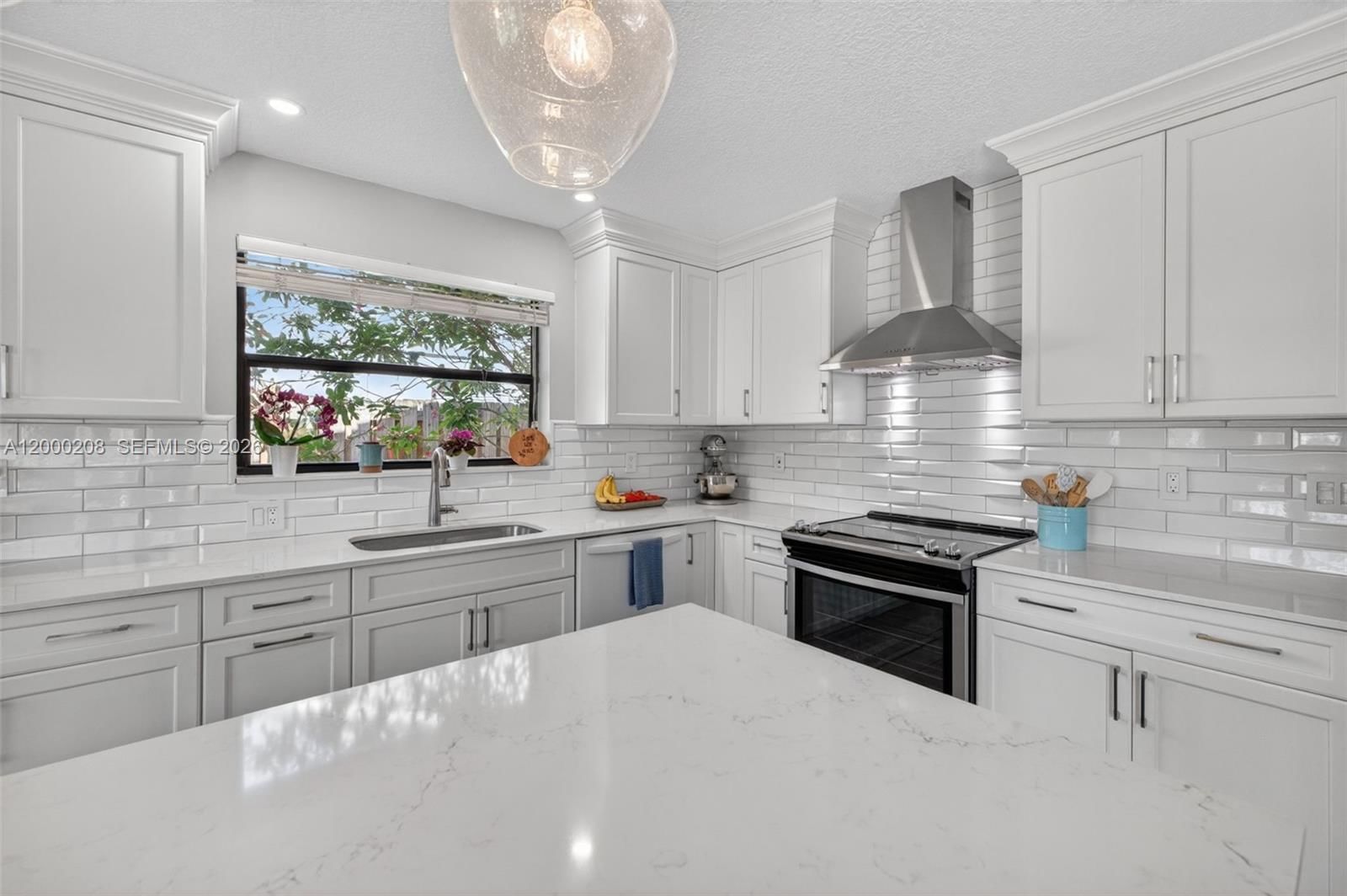 Real estate property located at 15620 Gauntlet Hall Mnr, Broward, Waverly Hundred, Davie, FL