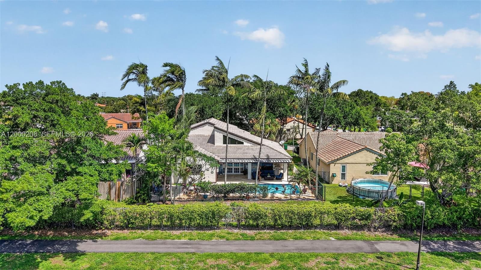 Real estate property located at 15620 Gauntlet Hall Mnr, Broward, Waverly Hundred, Davie, FL