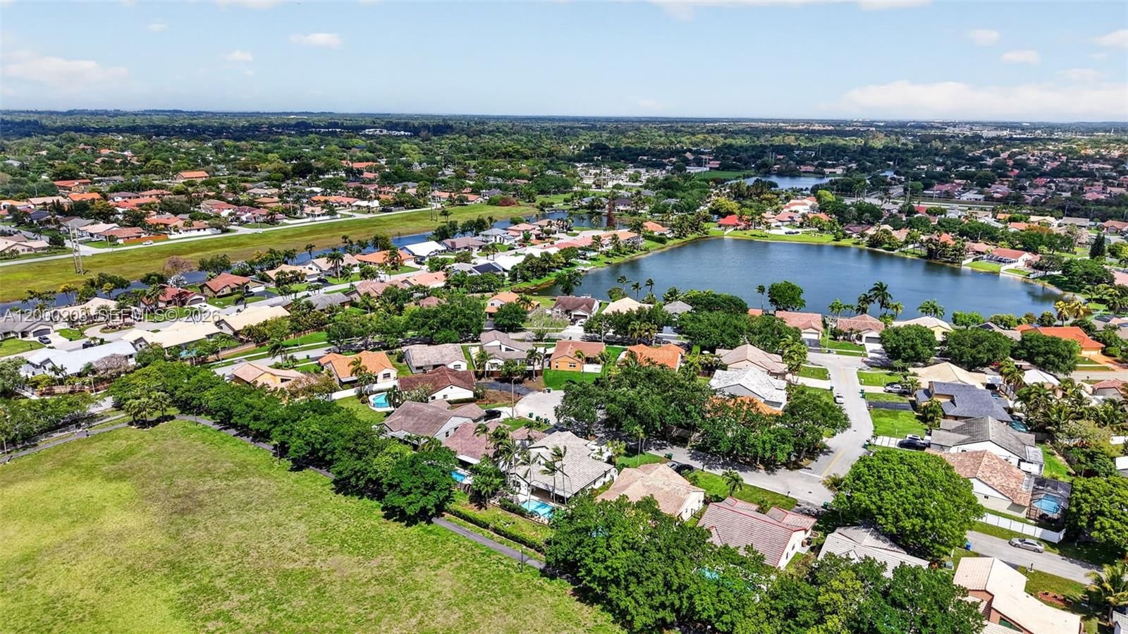 Real estate property located at 15620 Gauntlet Hall Mnr, Broward, Waverly Hundred, Davie, FL