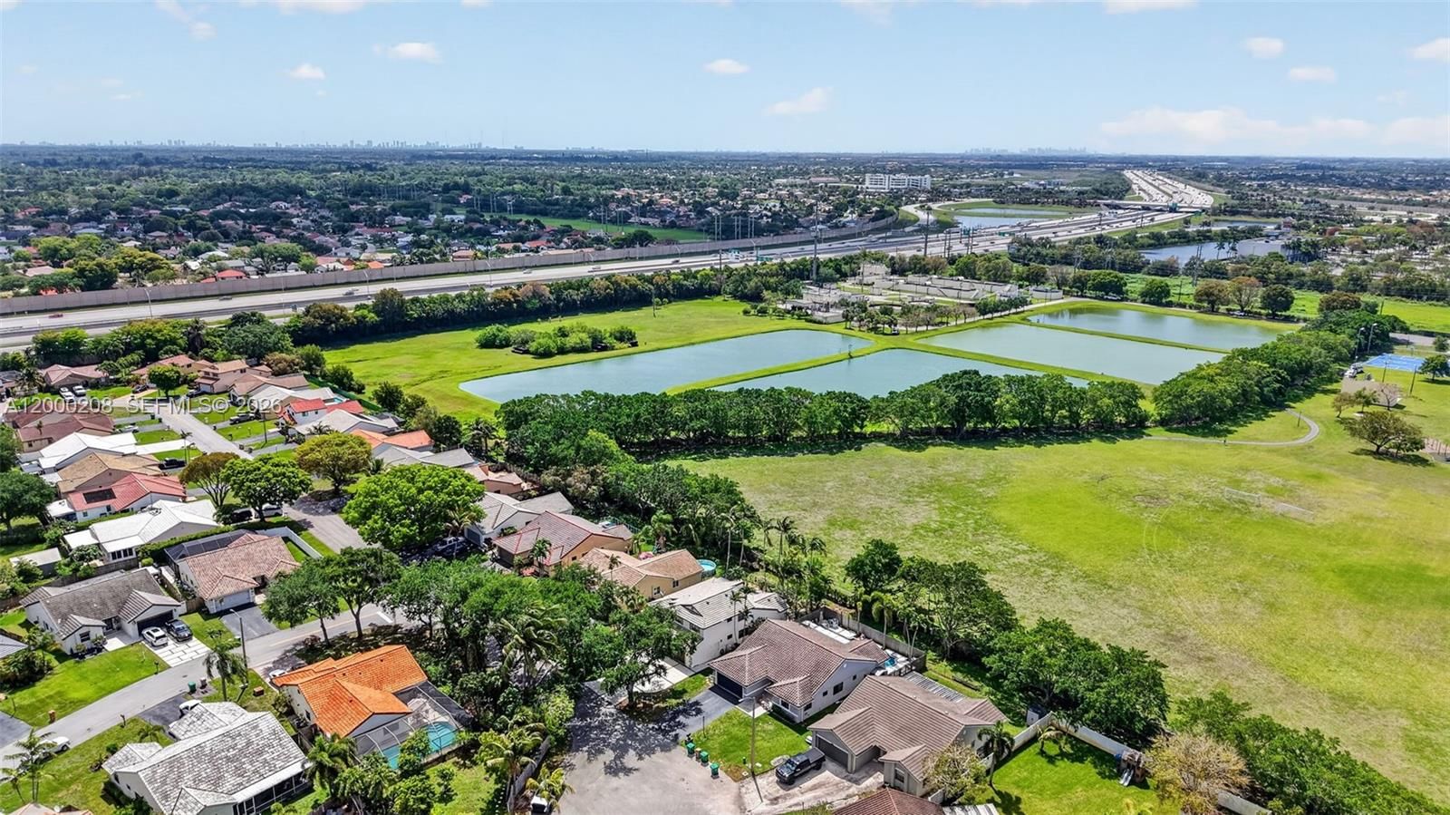 Real estate property located at 15620 Gauntlet Hall Mnr, Broward, Waverly Hundred, Davie, FL