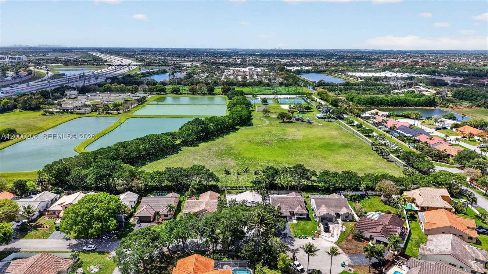 Real estate property located at 15620 Gauntlet Hall Mnr, Broward, Waverly Hundred, Davie, FL