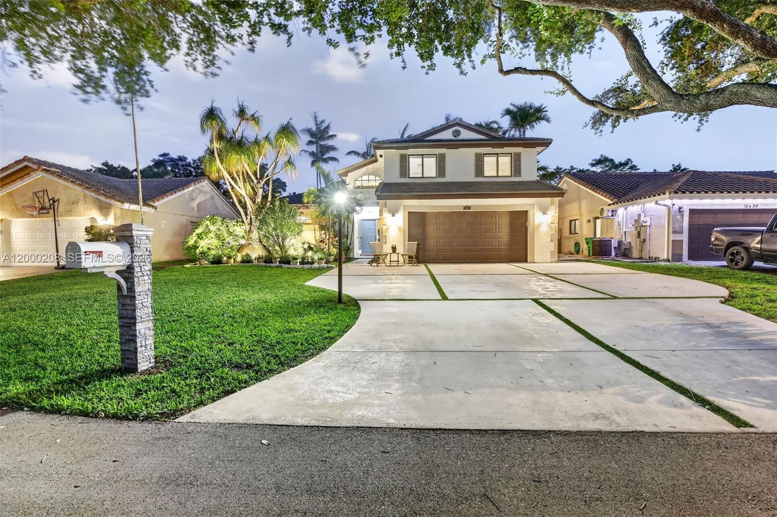 Real estate property located at 15620 Gauntlet Hall Mnr, Broward, Waverly Hundred, Davie, FL