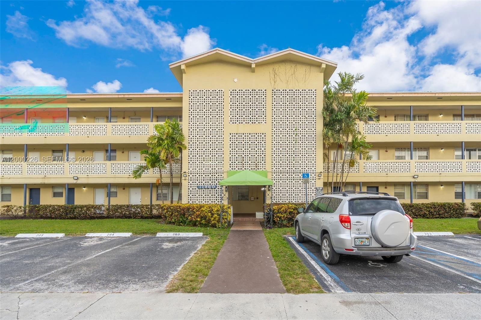 Real estate property located at 11960 19th Dr #15, Miami-dade, Sans Souci Condo, North Miami, FL