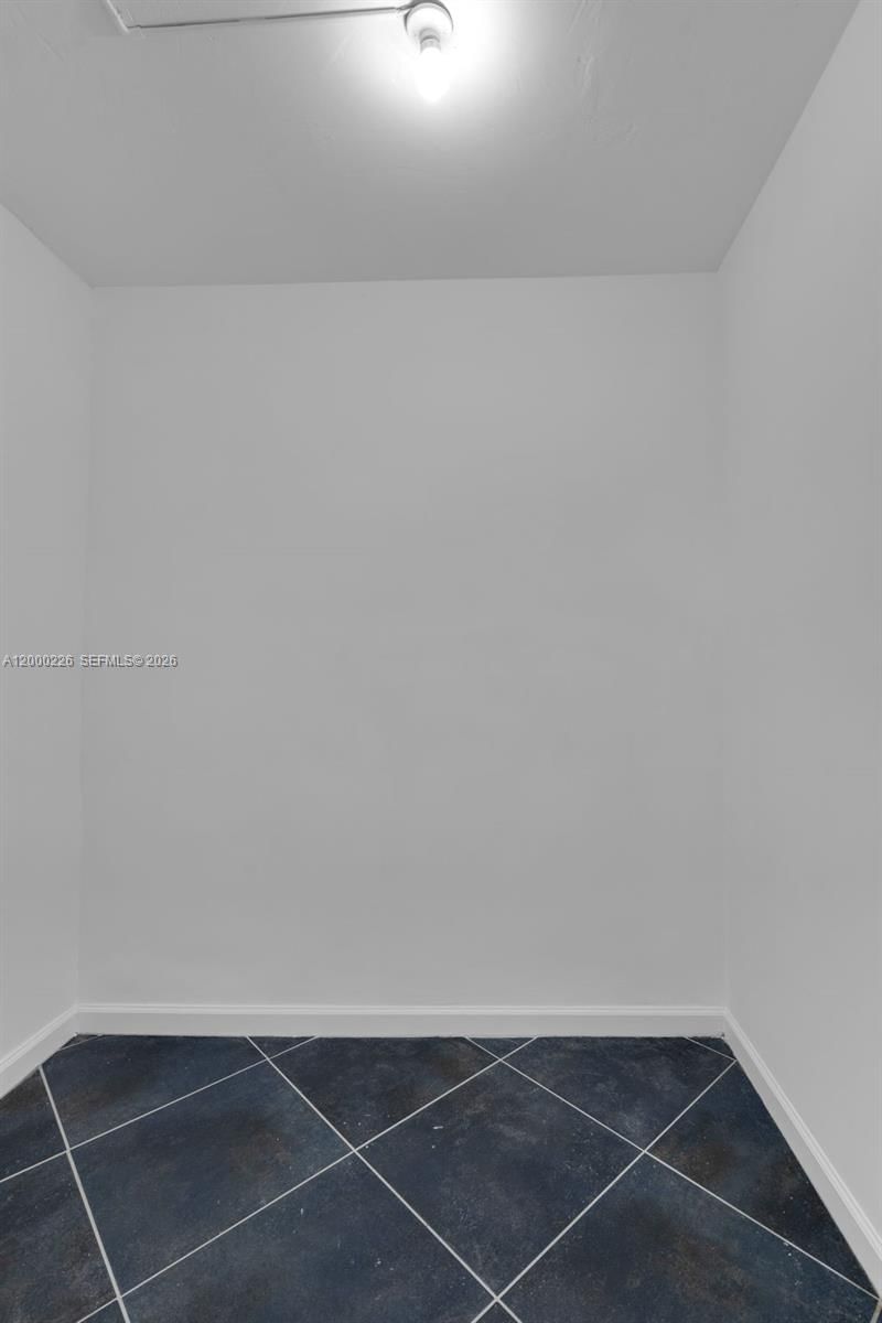 Real estate property located at 11960 19th Dr #15, Miami-dade, Sans Souci Condo, North Miami, FL