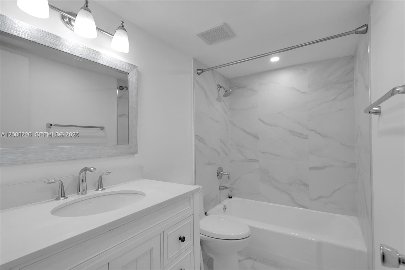 Real estate property located at 11960 19th Dr #15, Miami-dade, Sans Souci Condo, North Miami, FL