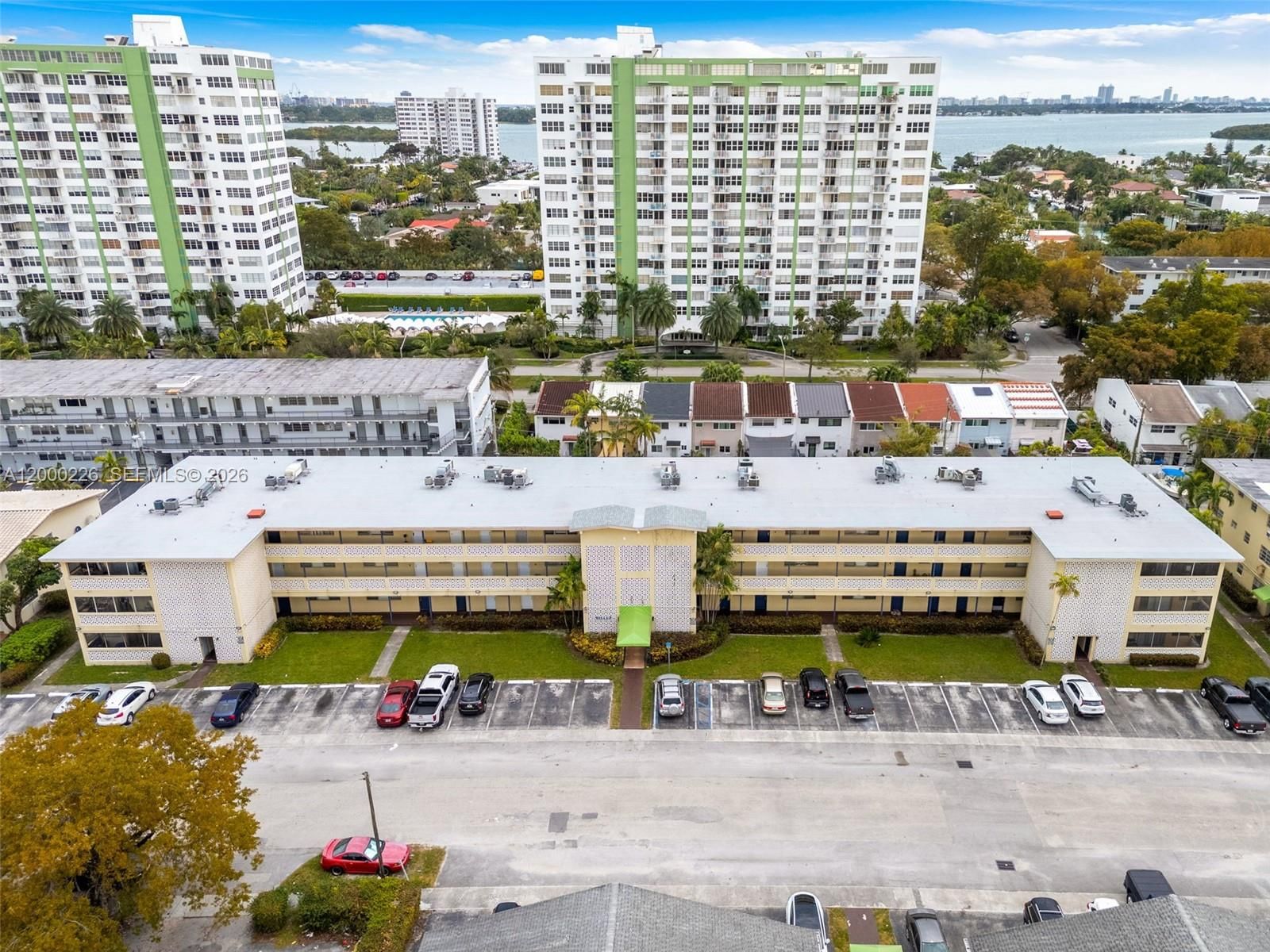 Real estate property located at 11960 19th Dr #15, Miami-dade, Sans Souci Condo, North Miami, FL