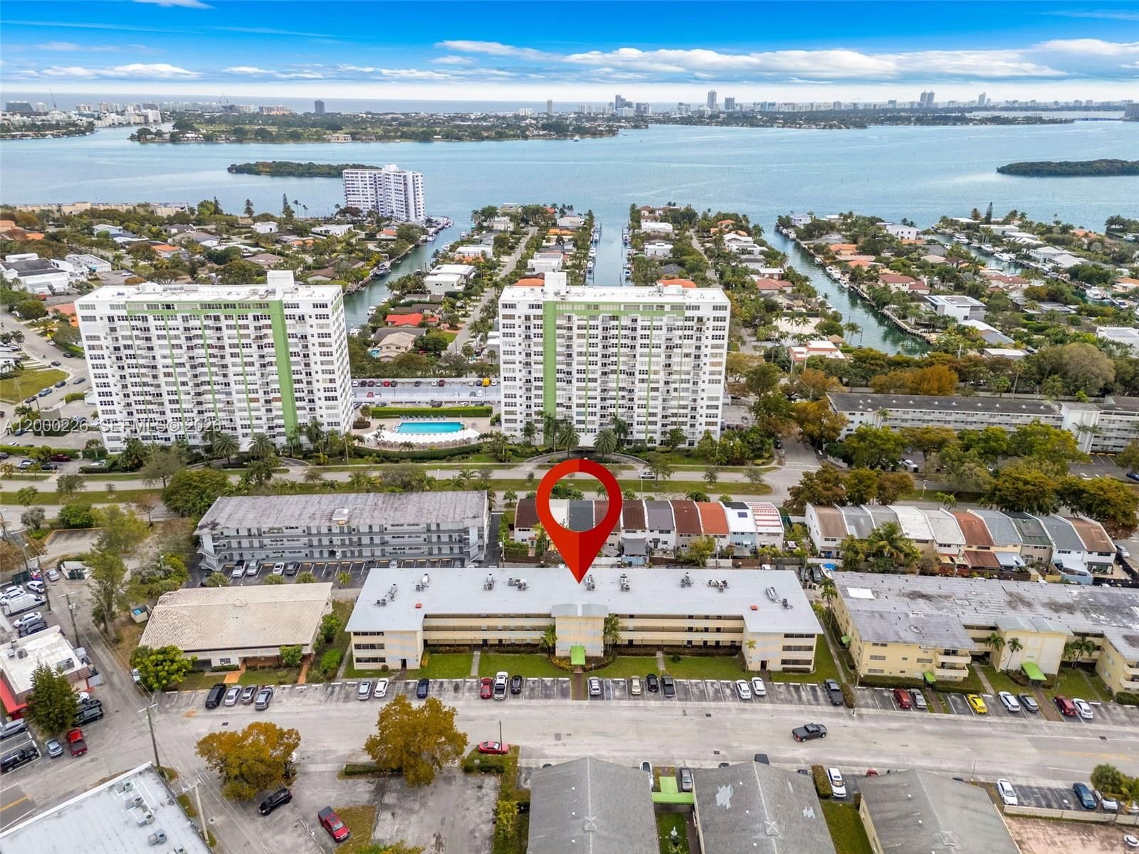 Real estate property located at 11960 19th Dr #15, Miami-dade, Sans Souci Condo, North Miami, FL