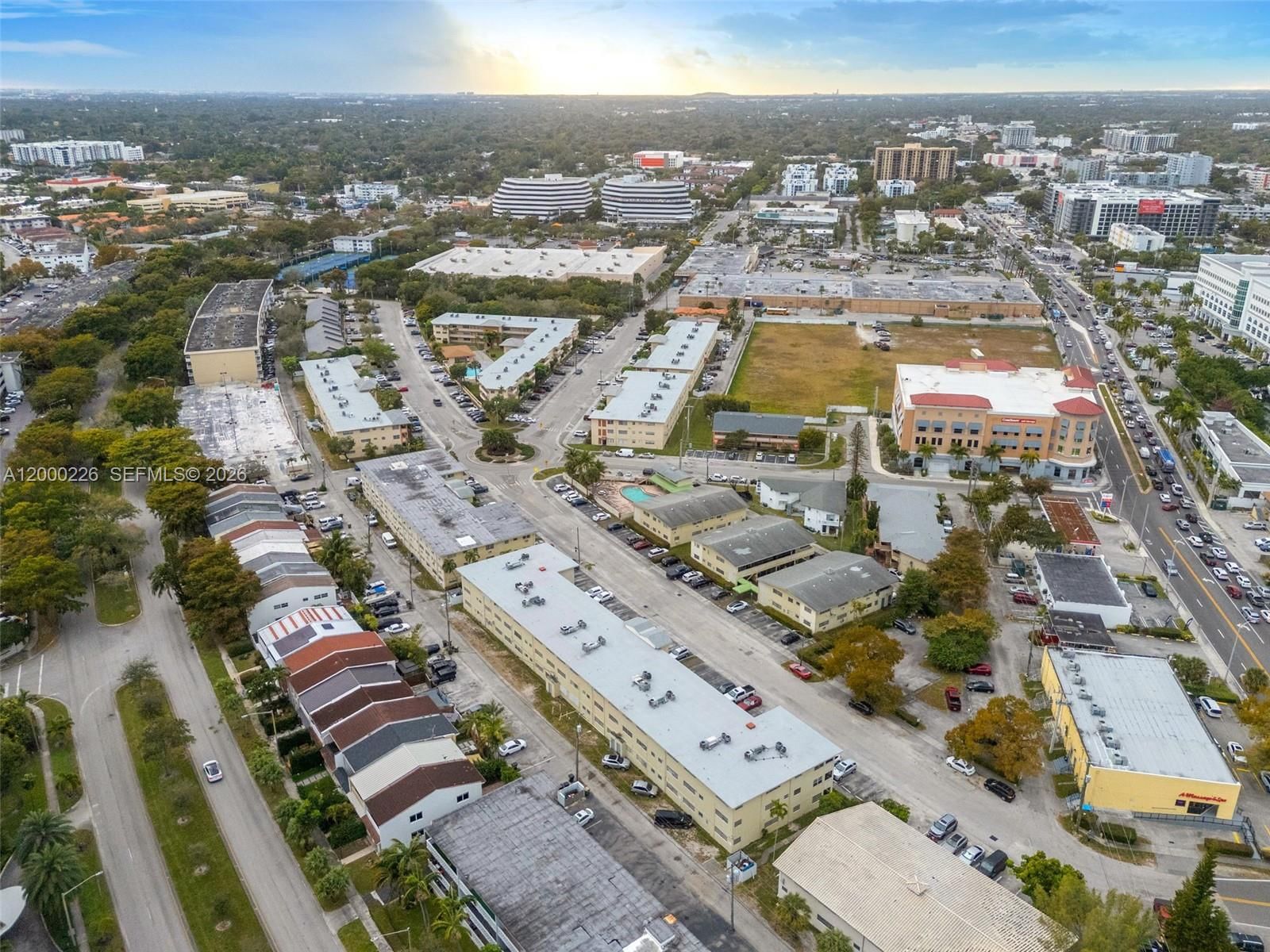 Real estate property located at 11960 19th Dr #15, Miami-dade, Sans Souci Condo, North Miami, FL