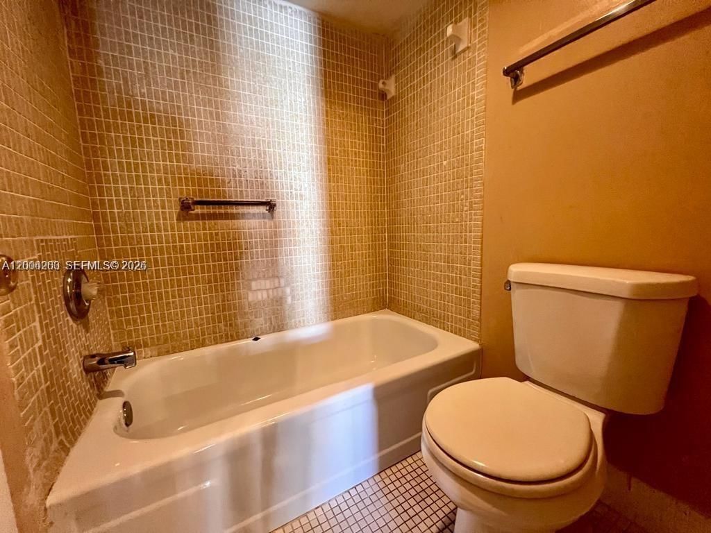 Real estate property located at , Broward, Garden Lakes Of Inverrary, Lauderhill, FL