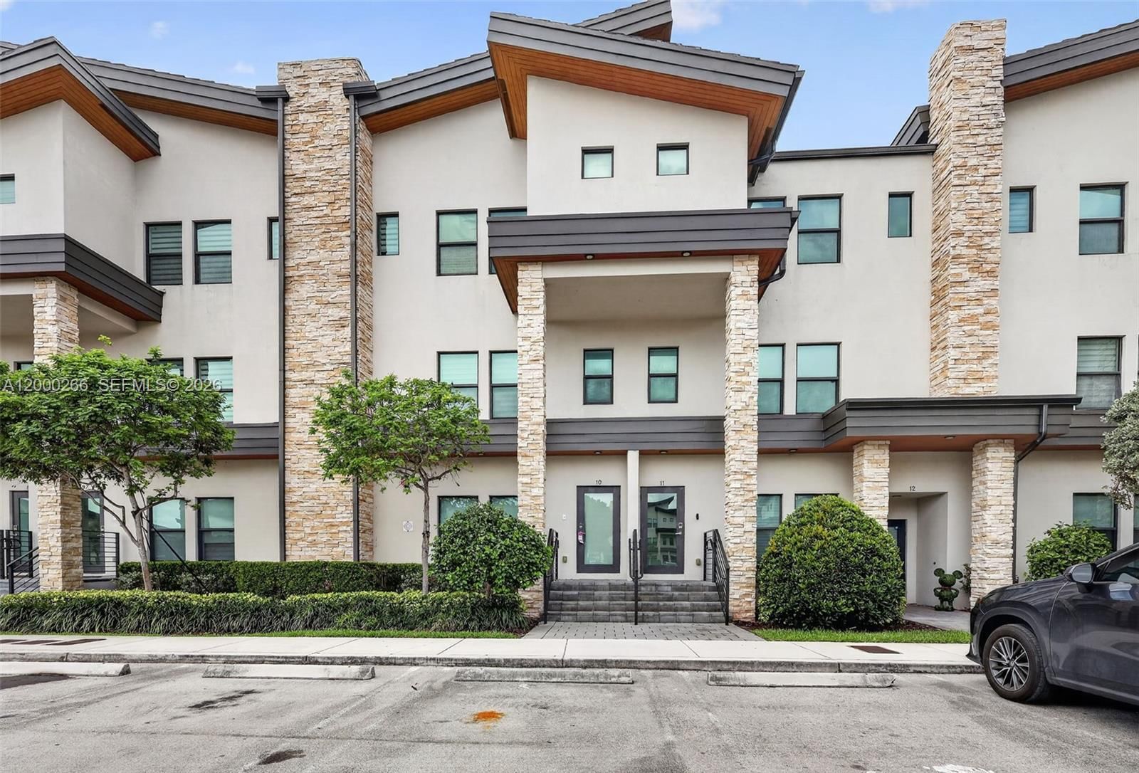 Real estate property located at 10467 82nd St #11, Miami-dade, Highland At Park Central, Doral, FL