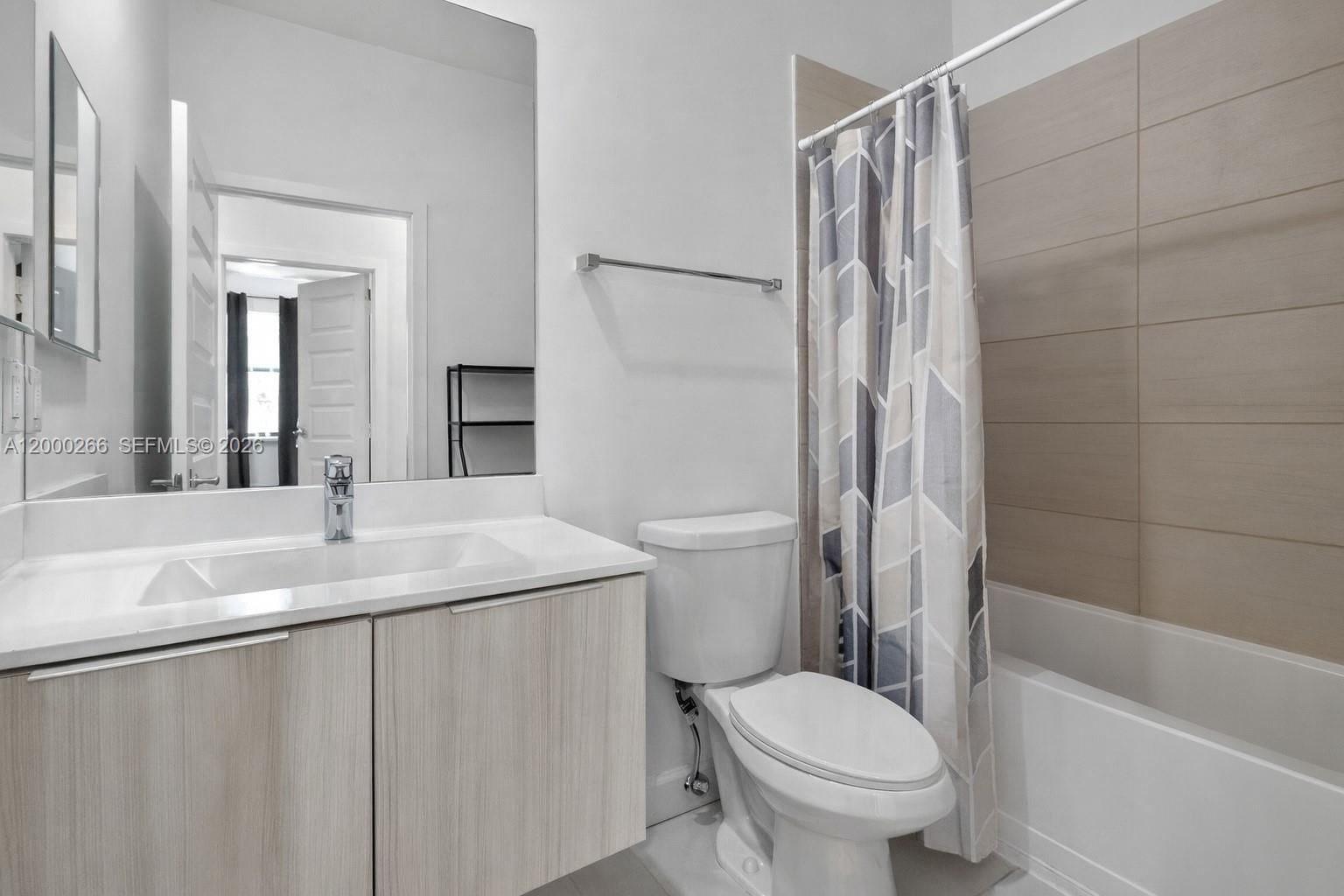 Real estate property located at 10467 82nd St #11, Miami-dade, Highland At Park Central, Doral, FL