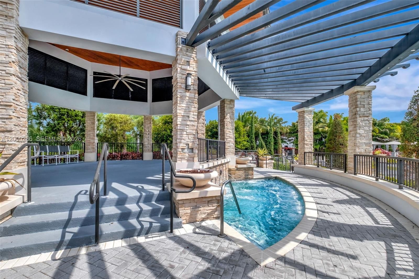 Real estate property located at 10467 82nd St #11, Miami-dade, Highland At Park Central, Doral, FL