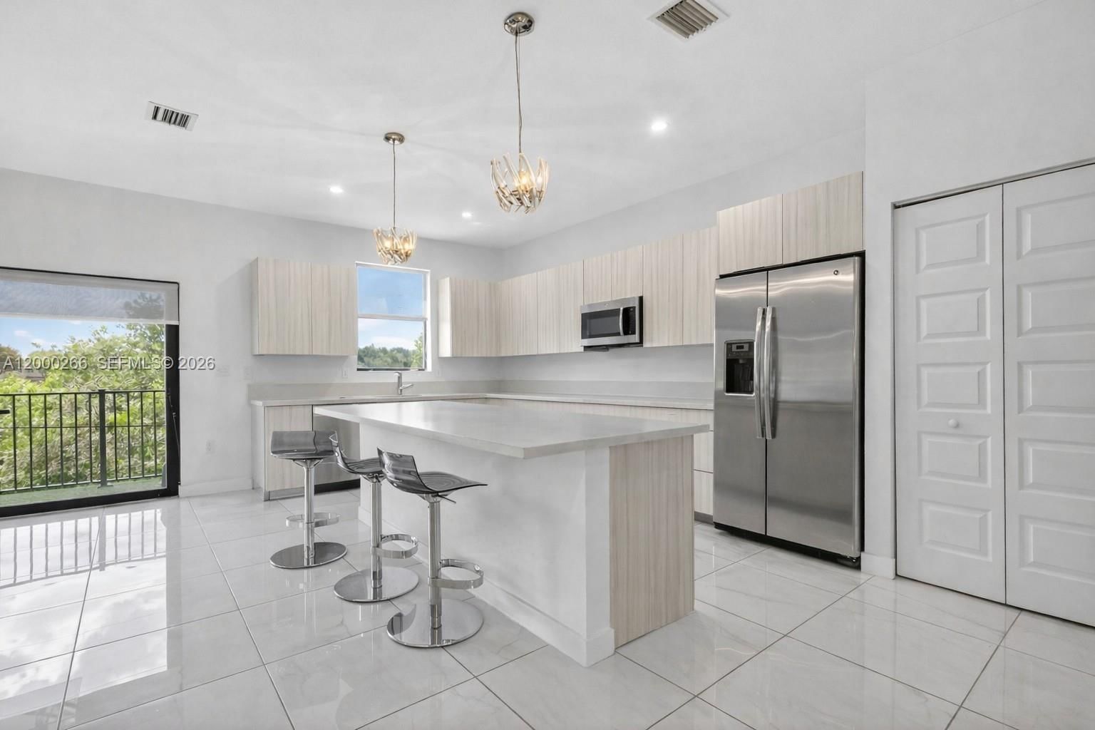 Real estate property located at 10467 82nd St #11, Miami-dade, Highland At Park Central, Doral, FL