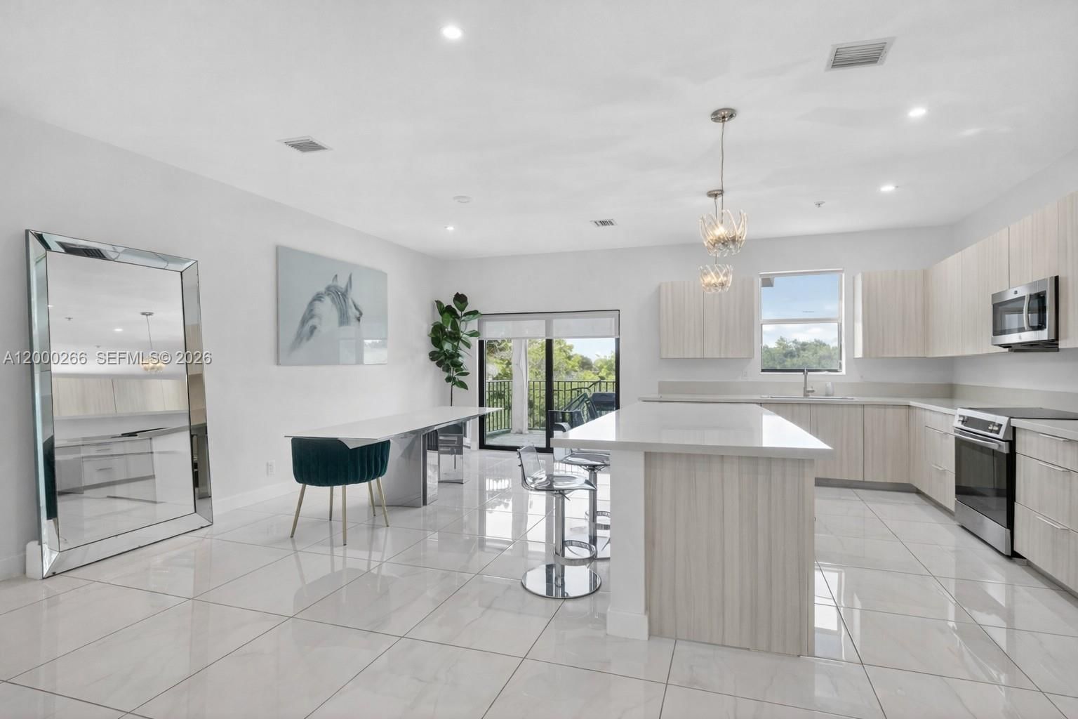 Real estate property located at 10467 82nd St #11, Miami-dade, Highland At Park Central, Doral, FL