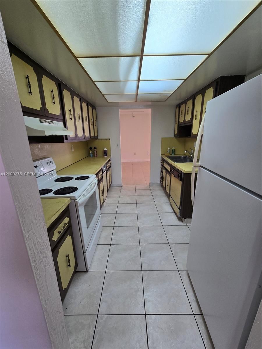 Real estate property located at 932 80th Pl, Miami-dade, Bradley Estates, Hialeah, FL