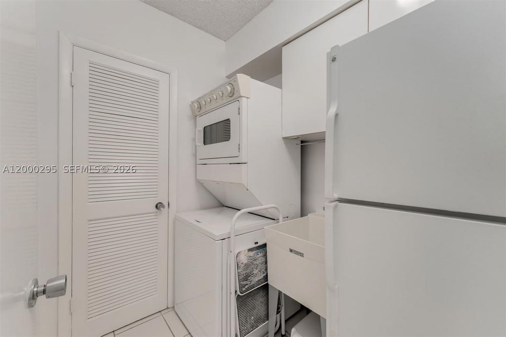 Real estate property located at 5500 Collins Ave #304, Miami-dade, Towerhouse Condo, Miami Beach, FL