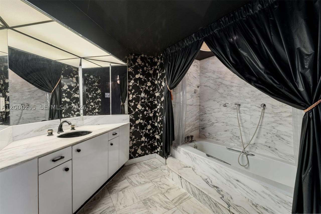 Real estate property located at 5500 Collins Ave #304, Miami-dade, Towerhouse Condo, Miami Beach, FL