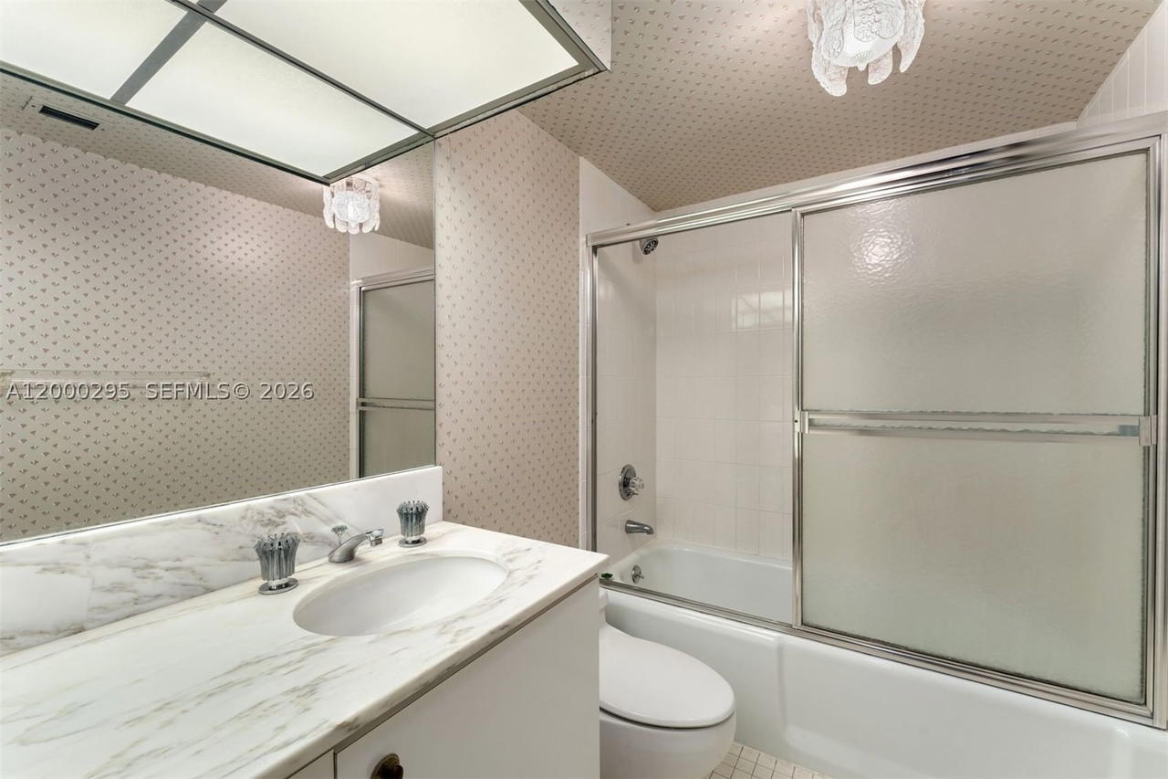 Real estate property located at 5500 Collins Ave #304, Miami-dade, Towerhouse Condo, Miami Beach, FL