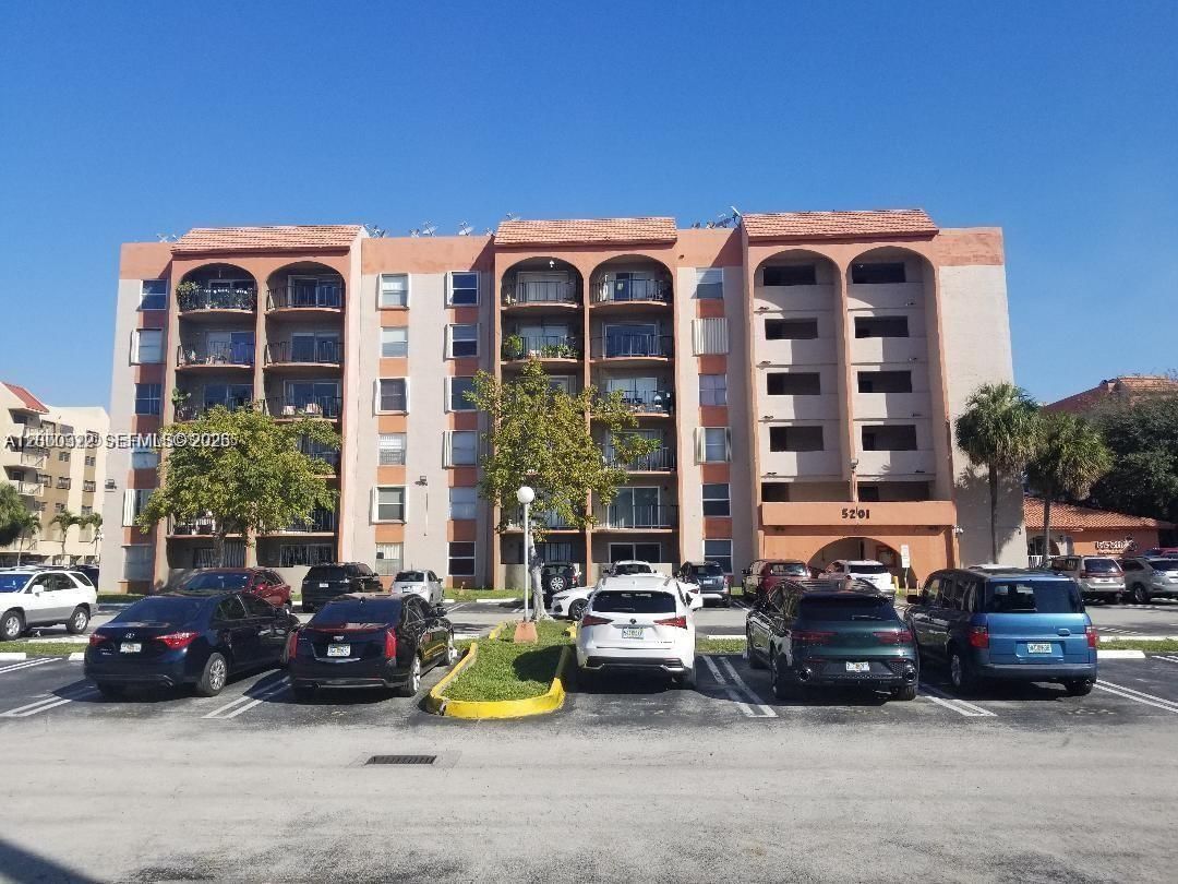 Real estate property located at 5201 7th St #609W, Miami-dade, El Cid Condo, Miami, FL
