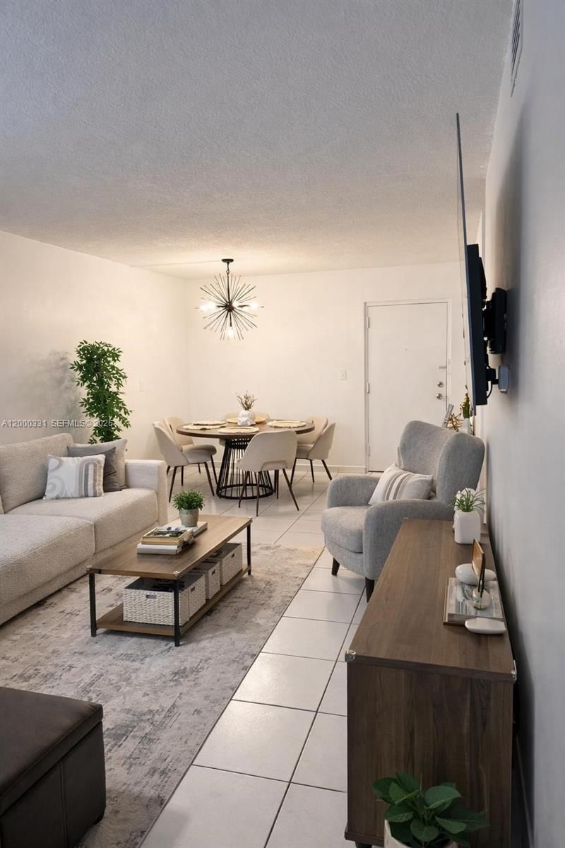 Real estate property located at 9400 Flagler St #309, Miami-dade, Versailles Gardens Ii, Miami, FL