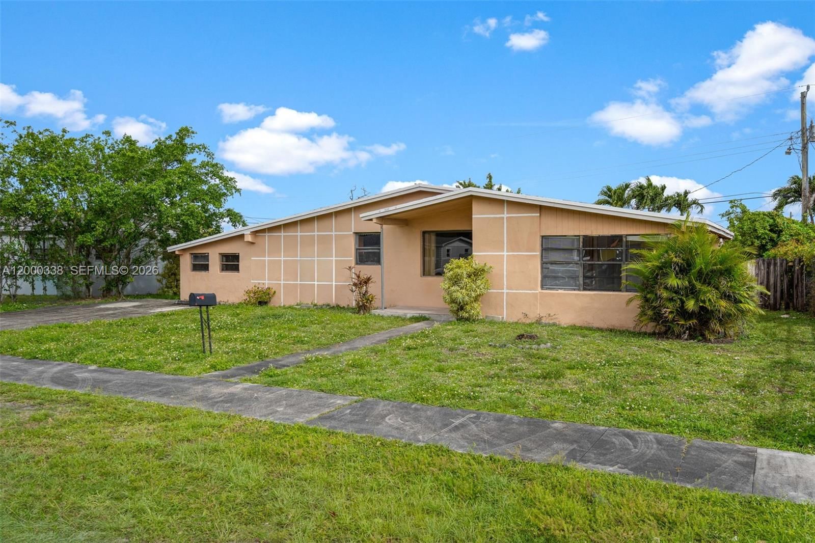 Real estate property located at 1321 176th Ter, Miami-dade, Scott Lake Manor Sec 6, Miami Gardens, FL