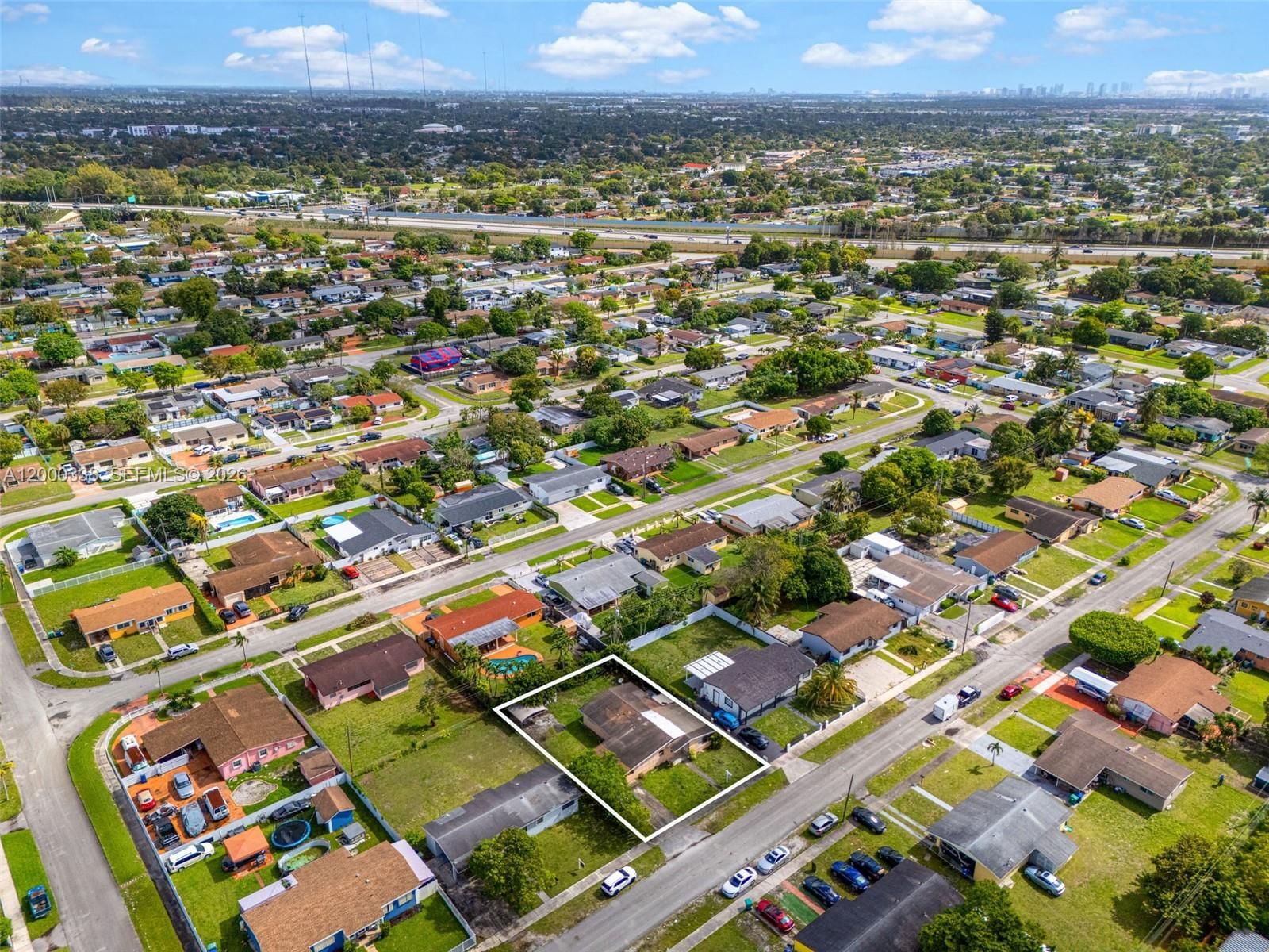 Real estate property located at 1321 176th Ter, Miami-dade, Scott Lake Manor Sec 6, Miami Gardens, FL